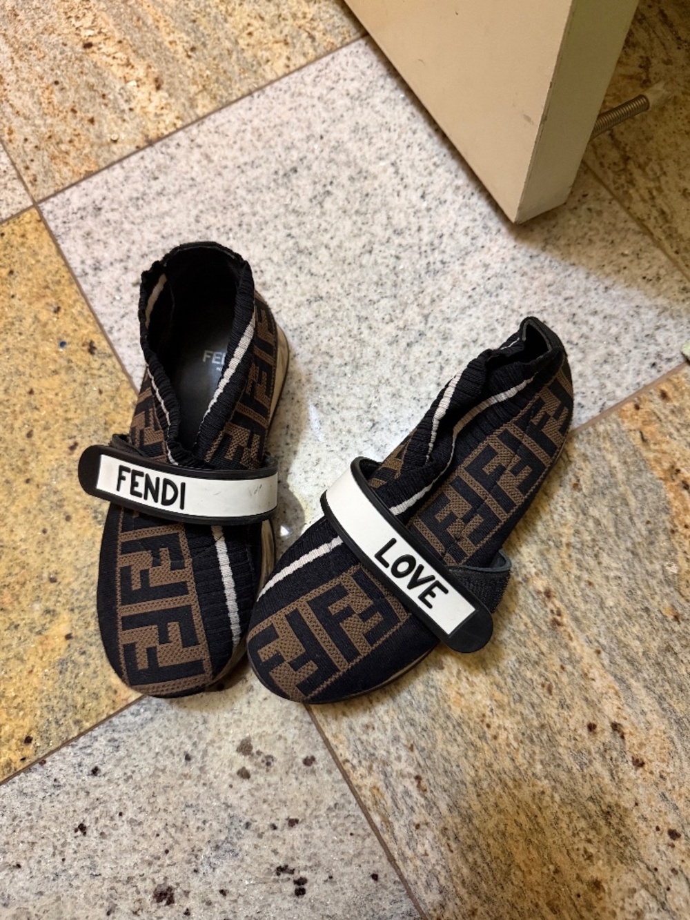 Girls shoes